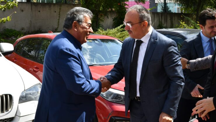 Vali Soytürk Geçtiğimiz Günlerde Bir Kısmı Yanan Fabrikayı Ziyaret Etti