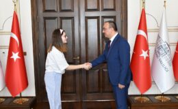 Vali Soytürk Stajyer Öğrencileri Makamında Kabul Etti
