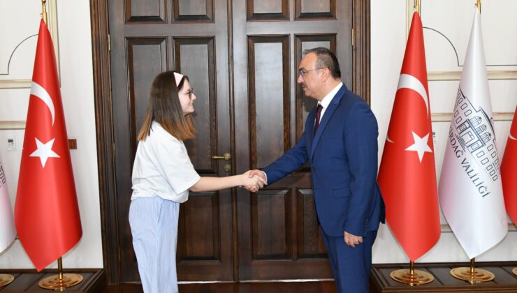 Vali Soytürk Stajyer Öğrencileri Makamında Kabul Etti