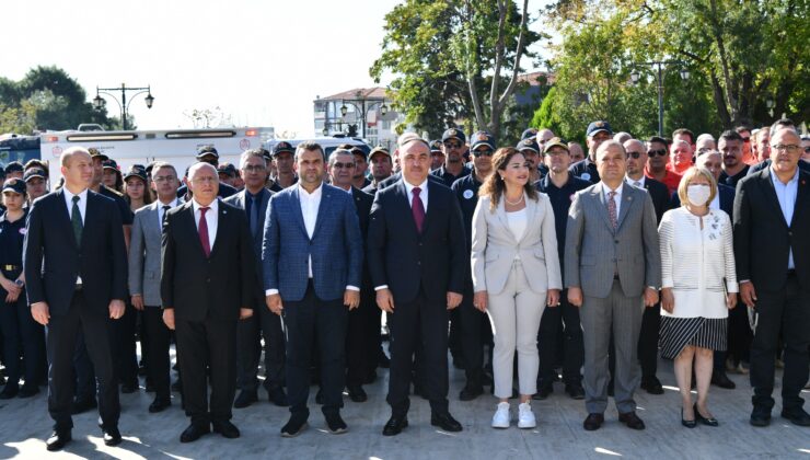 Vali Soytürk İtfaiye Teşkilatı’nın Kuruluşunun Yıldönümü Münasebetiyle Düzenlenen Çelenk Sunma Töreni’ne Katıldı