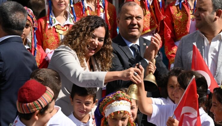 CANDAN BAŞKAN İLK DERS ZİLİ PROGRAMINDA ÖĞRENCİ VE EĞİTİMCİLERİN YANINDAYDI