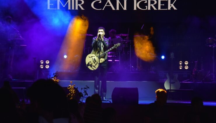 Emir Can İğrek Tekirdağlı Hayranlarıyla Ertelenen Konserde Buluştu