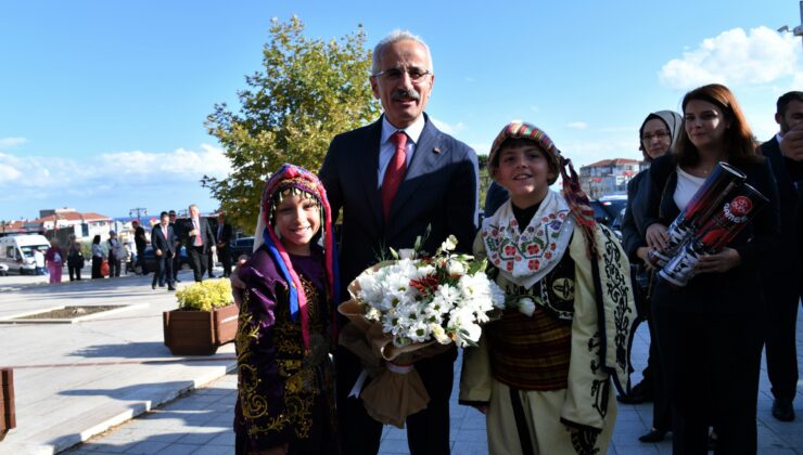 Ulaştırma ve Altyapı Bakanı Uraloğlu Valiliği Ziyaret Etti