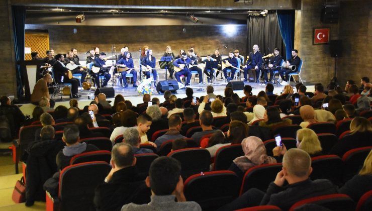 Bağlama Sınıfı Türk Halk Müziği Dinletisi Büyük İlgi Gördü