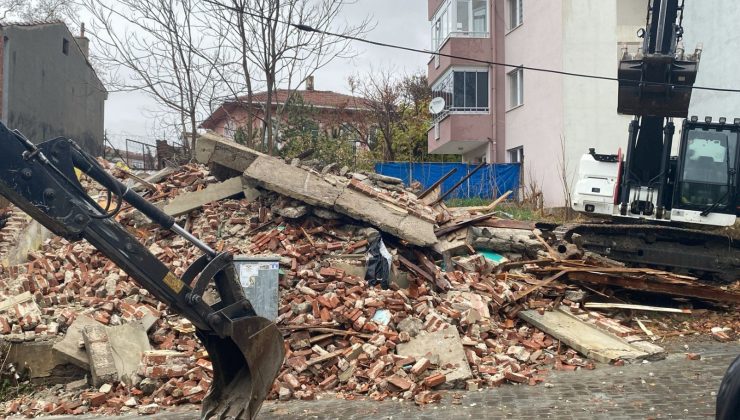 Süleymanpaşa Belediyesi Metruk Binaların Yıkımına Başladı