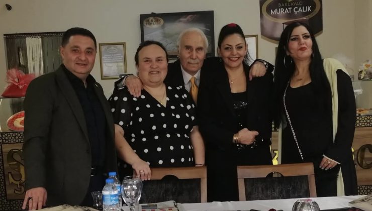 Baklavacı Murat Çalık Yerli ve Ulusal Yazarlara Sahip Çıkmaya Devam Ediyor