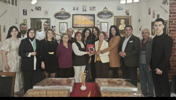 Baklavacı Esnaftan Çifte Jest