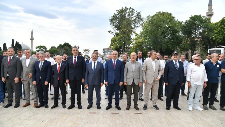 Kabotaj Bayramı Münasebetiyle Çelenk Sunma Töreni Düzenlendi