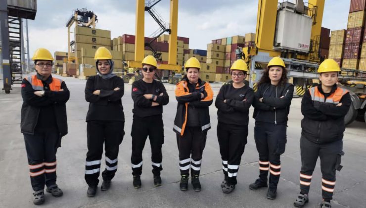 Asyaport’ta Kadınlar Limanın Yükünü Omuzluyor