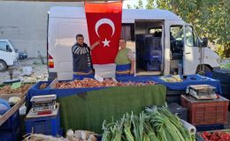 Pazarcı Çiftin Cumhuriyet ve Bayrak Sevgisi