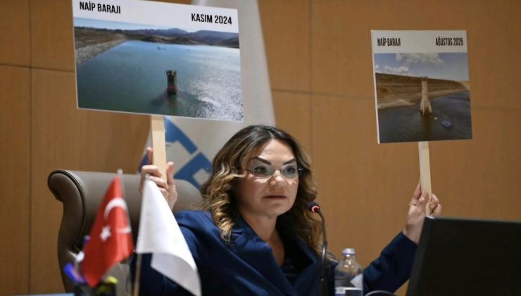 Başkan “Su Yok” Diyor, Her Yerden Su Çıkıyor