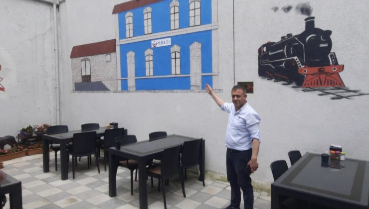 İlçesinin Tarihini İşletmesinin Duvarlarında Yaşatıyor