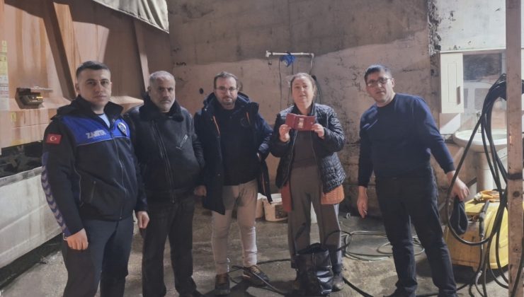 Çöpe Atılan Cüzdanı Süleymanpaşa Belediyesi Personeli Buldu