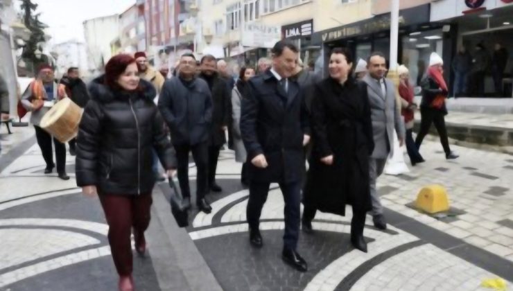 Kapaklı’da Geleneksel Ramazan Davulcuları Kortej Eşliğinde Yürüdü