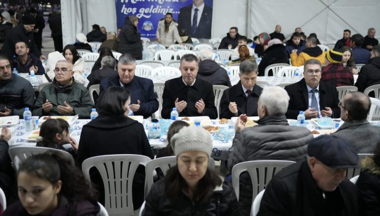 Çorlu’da İlk İftar Bereketi Cumhuriyet Parkı’nda Paylaşıldı
